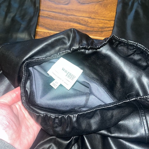Aritzia Wilfred Free Leather Legging Pants XS - Picture 2 of 2